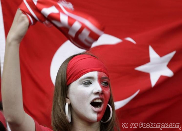 supportrice-euro-2008-turque-2